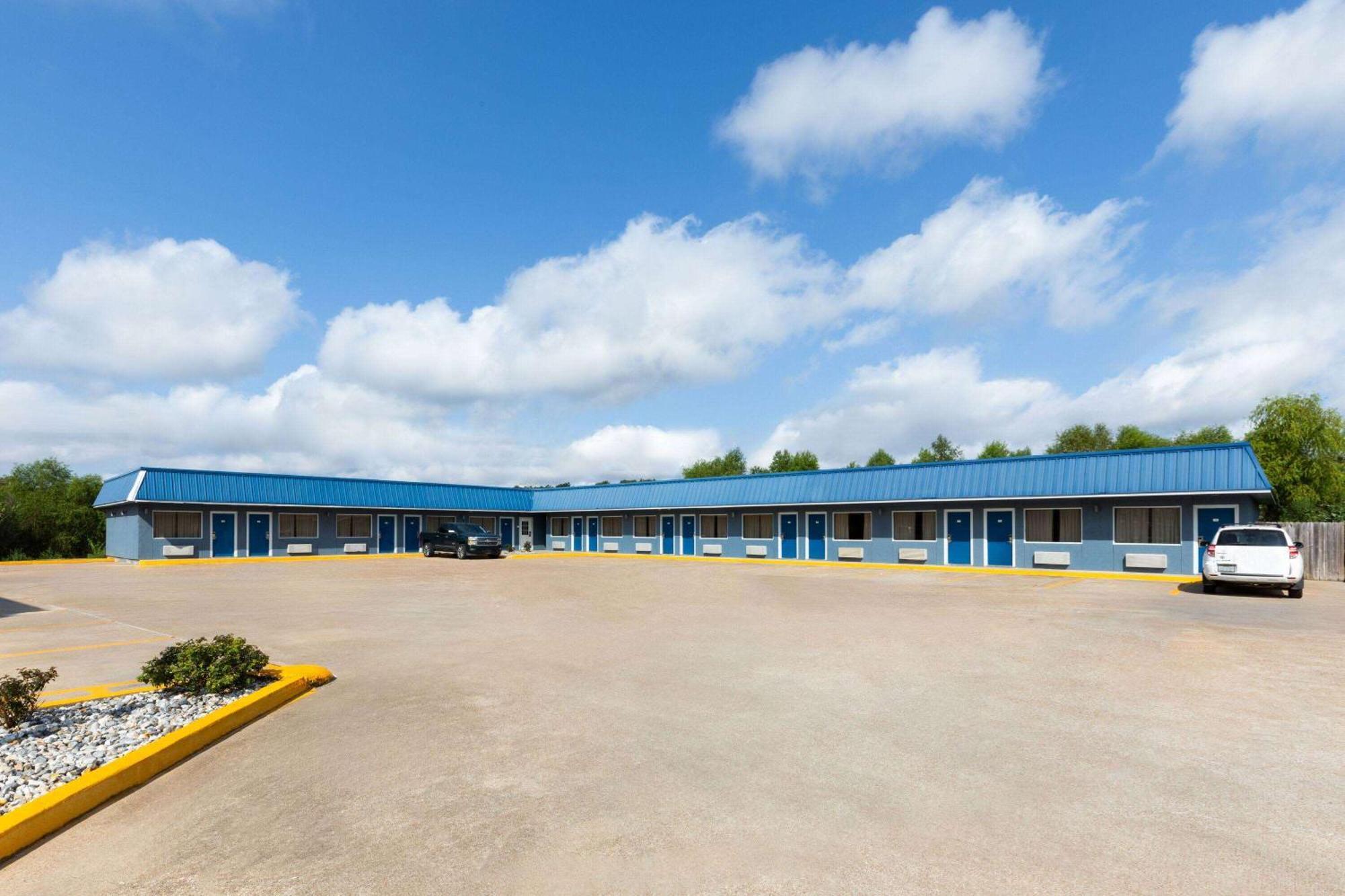 Super 8 By Wyndham Buffalo Exterior foto